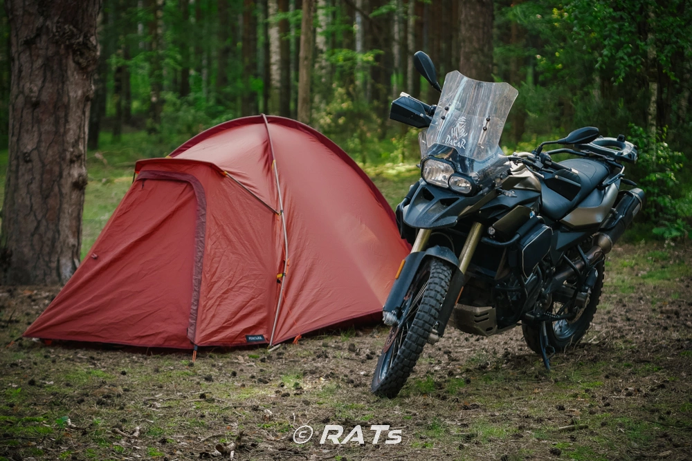 Motocykl adventure BMW F800 - biwak motocyklowy