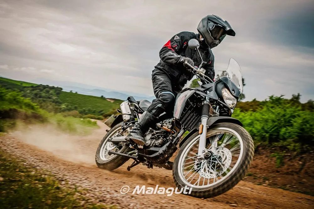 Motocykl Adventure 125 ccm