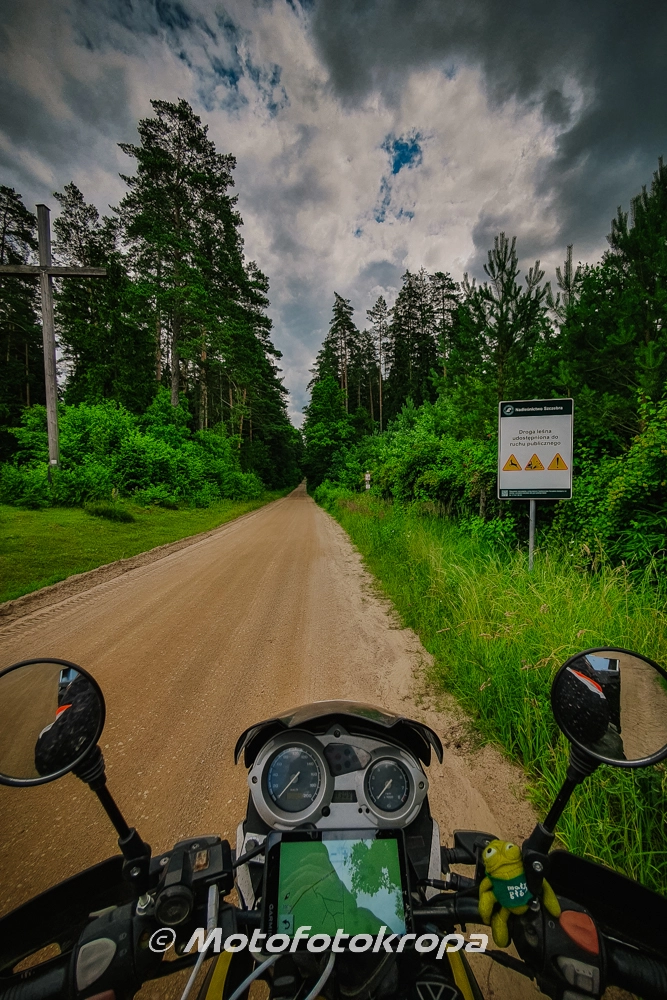 Legalny off-road droga leśna dopuszczona do ruchy