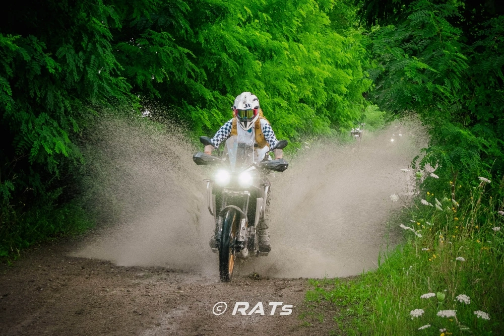 Motocykl na trasie RATs