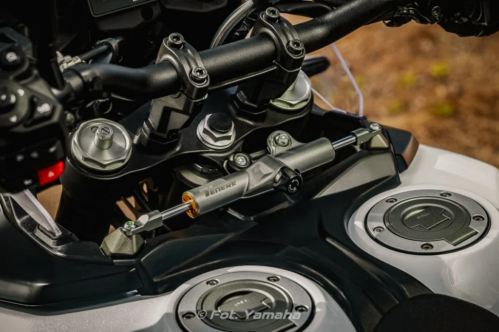 Yamaha Tenere World Raid 2026 amortyzator skrętu